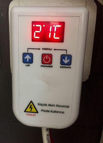 8 A yer sensörlü termostat